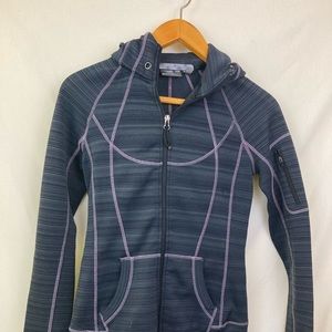 Athleta runners jacket 
#athleta #running #sportswear
#athleasure